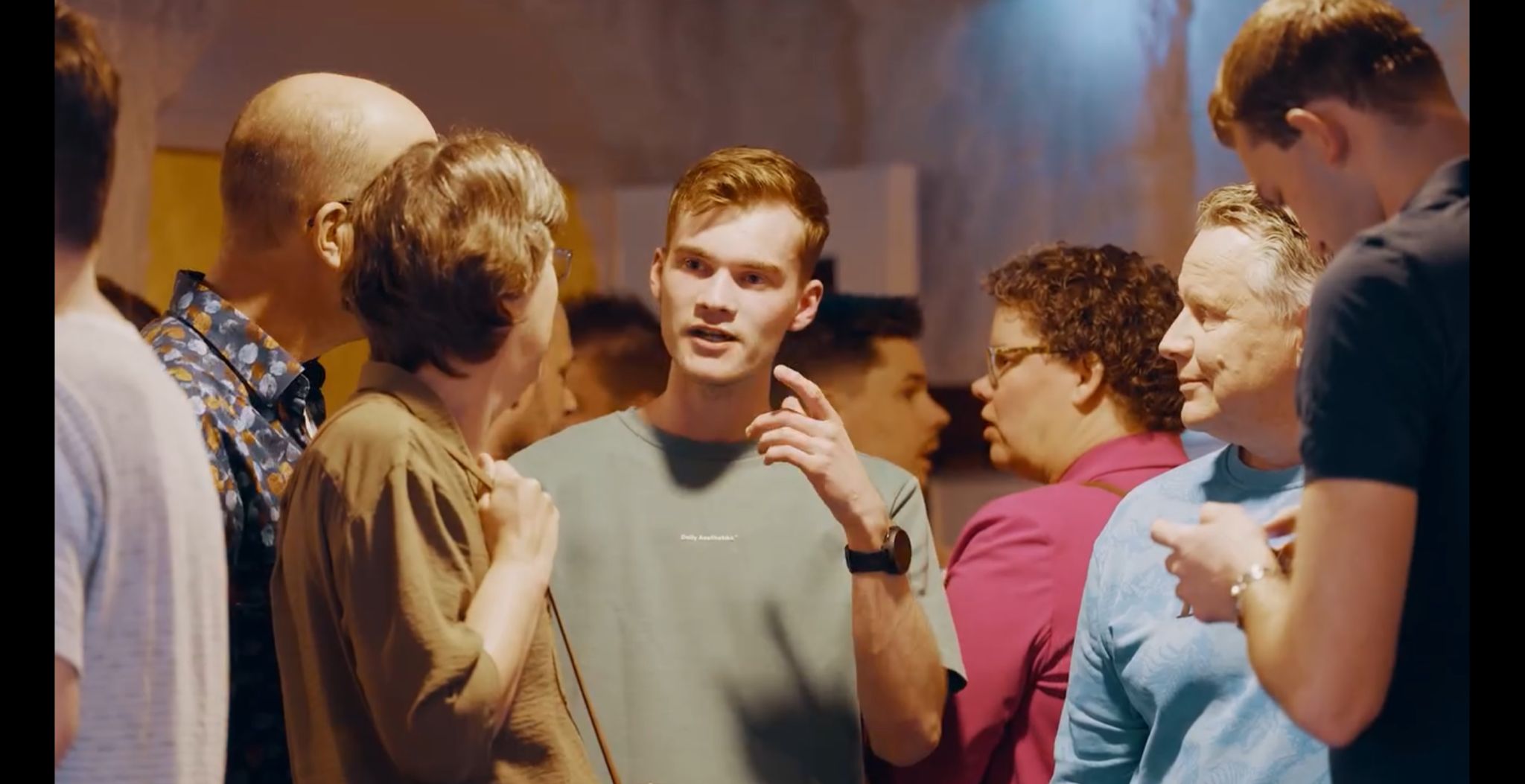 Tim Brouwers in gesprek tijdens een netwerkevent